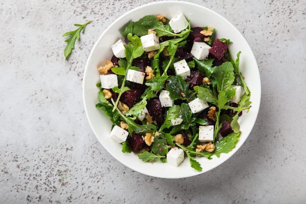 hrana za oči: letnja salata sa orasima i cveklom